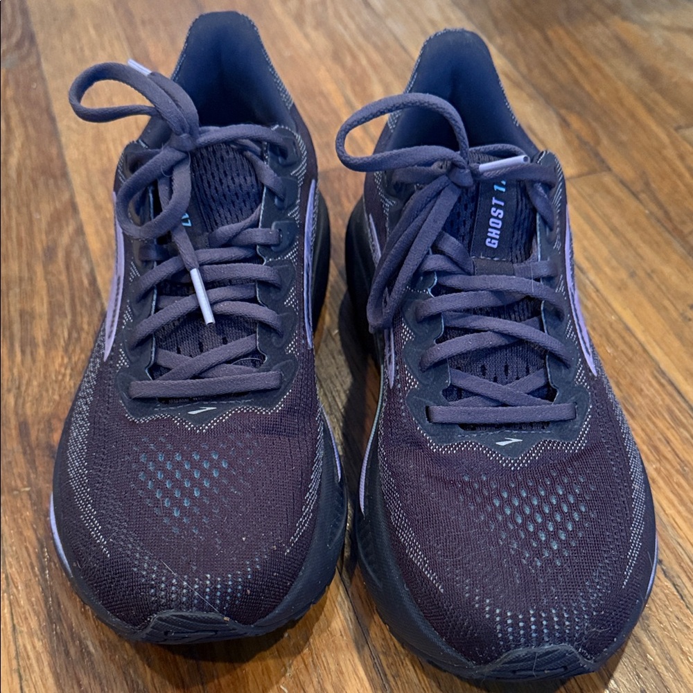 Brooks Ghost 17 Sneakers Size 8